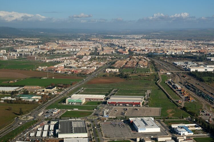 Venta de empresa especializada en energías renovables en Córdoba con nave e instalaciones en perfecto estado (525.000 €)
