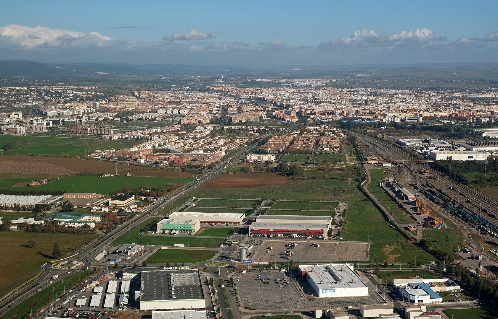 Venta de empresa especializada en energías renovables en Córdoba con nave e instalaciones en perfecto estado (525.000 €)