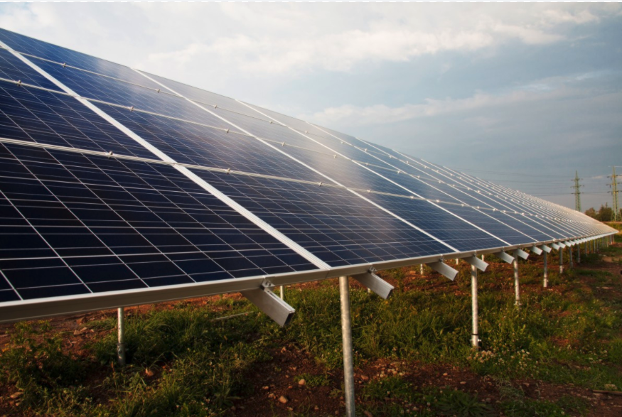El auge de las centrales solares: la Junta autoriza numerosos proyectos