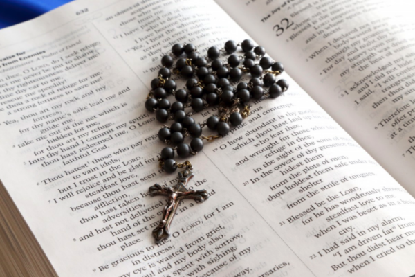 'A rezar se aprende rezando', una particular librería por internet