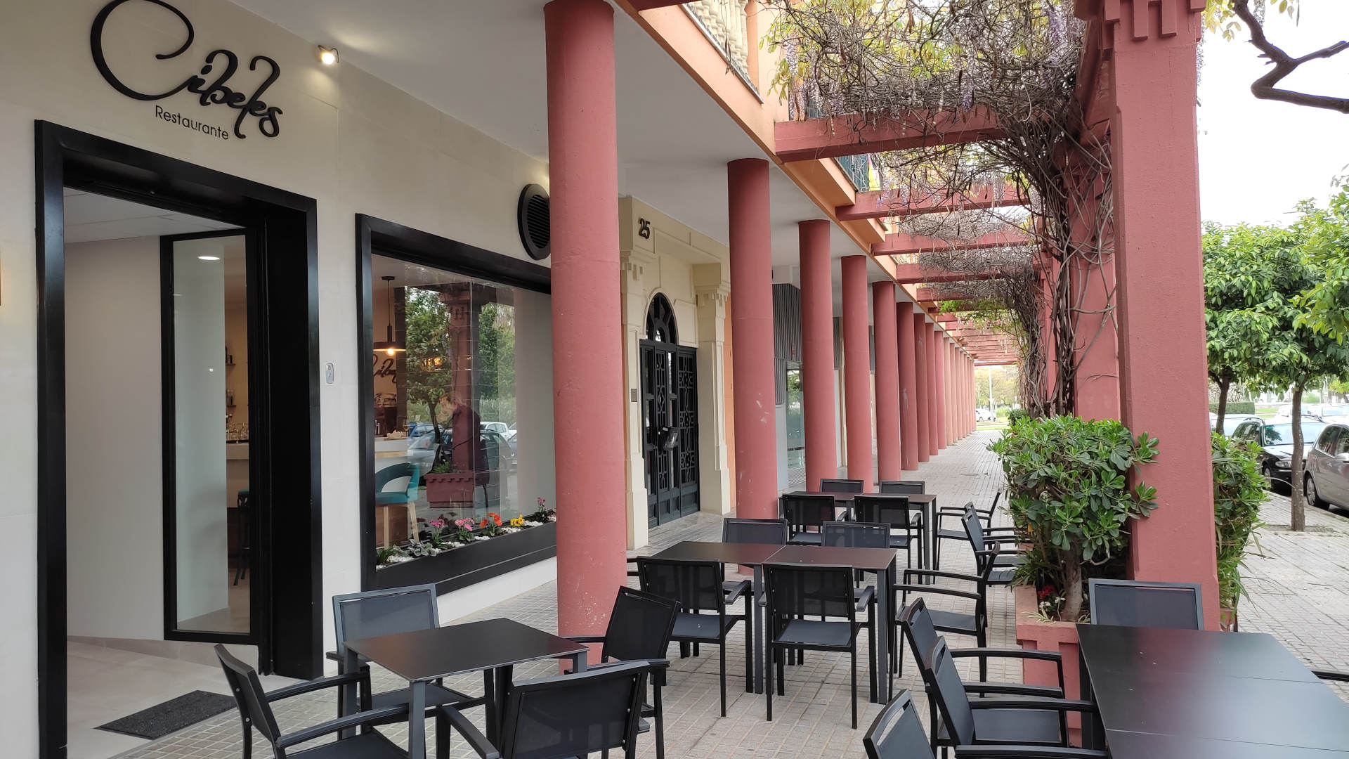 El restaurante 'Cibeles' se traslada a un local más elegante y amplio en la calle Teruel