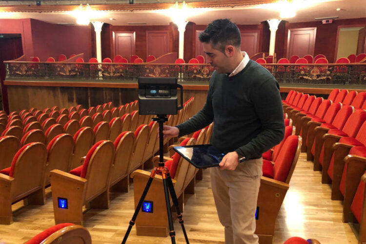 Delegación Territorial de Empleo en Córdoba busca ordenador portátil convertible para Dirección de Prevención y Salud Laboral