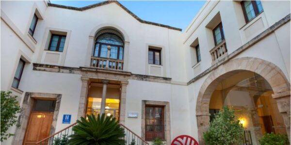 Hoteles Amistad SA solicita licencia para la reforma de su hotel en Plaza Maimónides N° 1