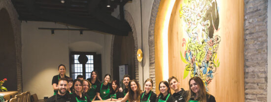 Fotogalería: Así es el nuevo Starbucks situado en frente de la Mezquita de Córdoba