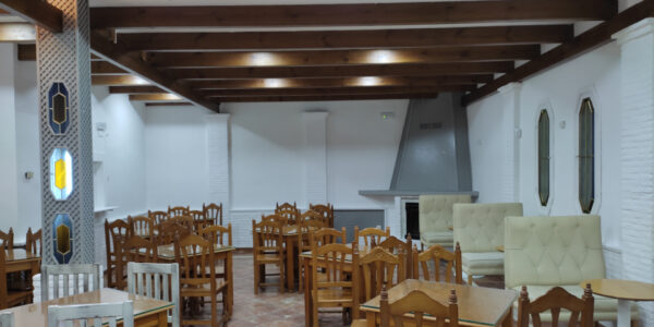El restaurante La Tapa de Adri abre en el Polígono del Granadal con un horario de casi 24 horas