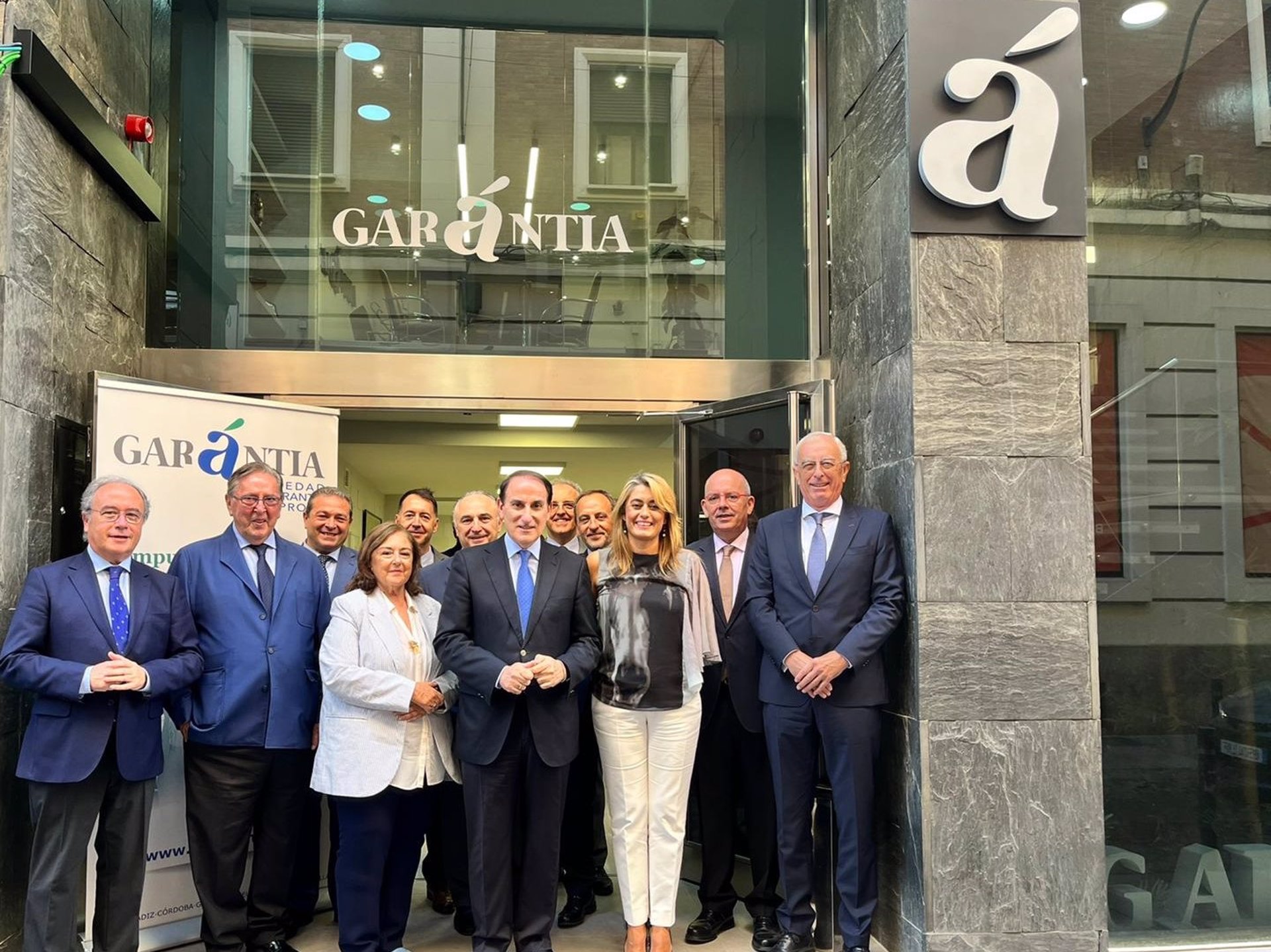 El consejo de administración de Garántia se reúne en su remodelada sede de Córdoba