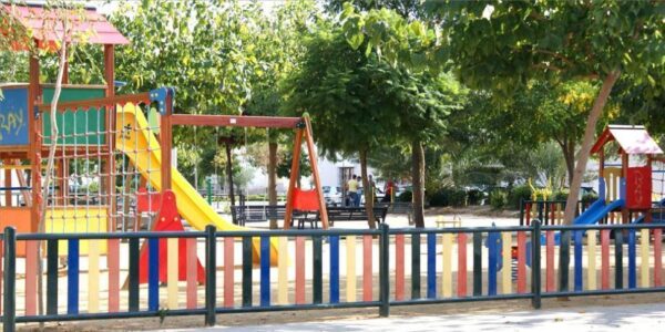 La Agencia de Medio Ambiente lanza pliego para el mantenimiento de áreas de juego infantil por 4.800€