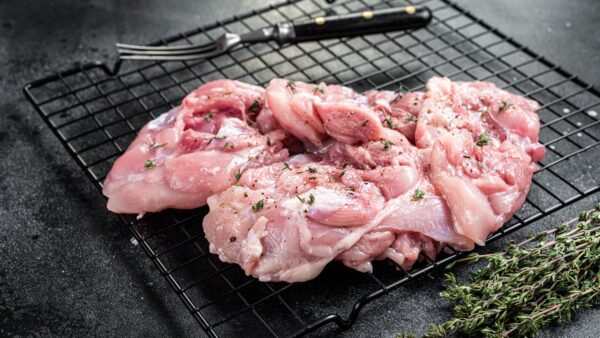 Lotes de muslos de pollo deshuesado sin piel desde 20 kilos (4,50€ +IVA/Kilo)