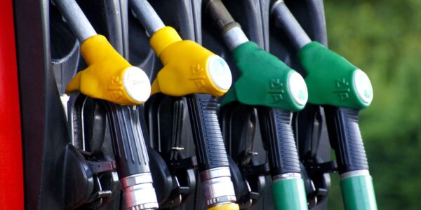 Constitución de XATIVA OIL 2023 SL para venta al por menor de carburantes y lubricantes