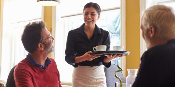 Guía esencial para los dueños de restaurantes: Cómo manejar preguntas difíciles de los clientes con habilidad y maestría