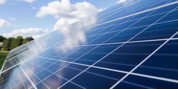 MINRA ENERGY SL: ¡Iluminando el futuro con energía solar!