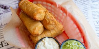 Traspaso de local con licencia de bocater&iacute;a &ldquo;A Que Flipas Grill&rdquo; (6.500&euro;)