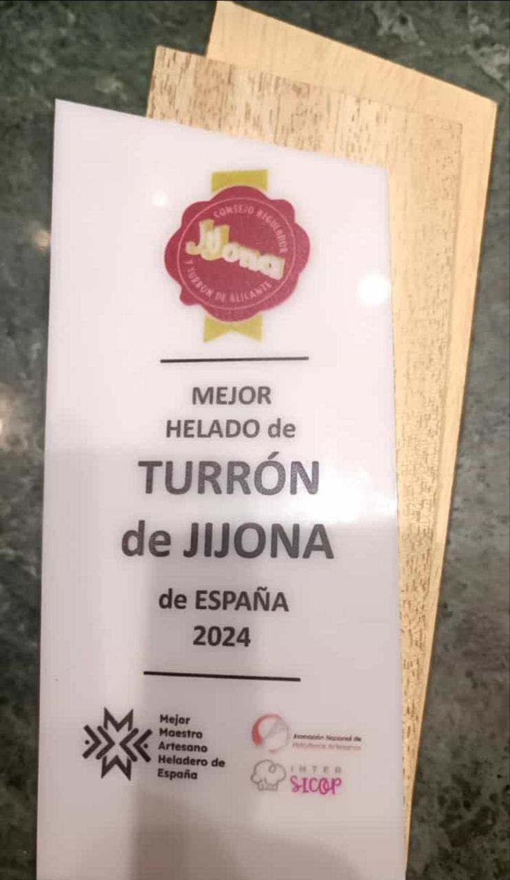 José Pablo Ambrosio se corona en el MMAHE 2024 con su excepcional helado de turrón de Jijona