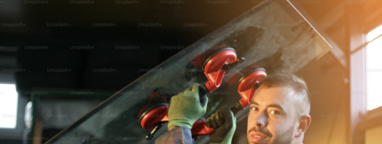 LUCAMAR CORDOBA 2026 SL: Especialistas en Montaje y Reparaci&oacute;n de Lunetas Automotrices