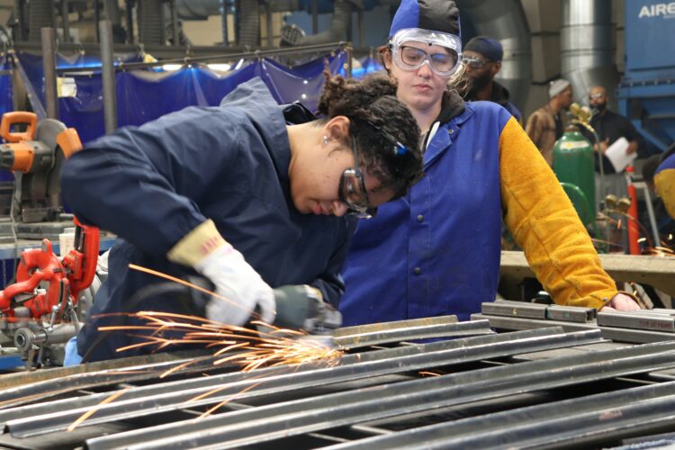 FORMA24 MT SL: Innovación en la Educación Técnica y Profesional en Hornachuelos